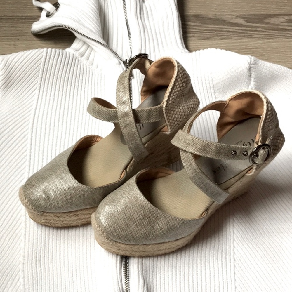 Bettye Muller wedges espadrilles with cross straps sz 36